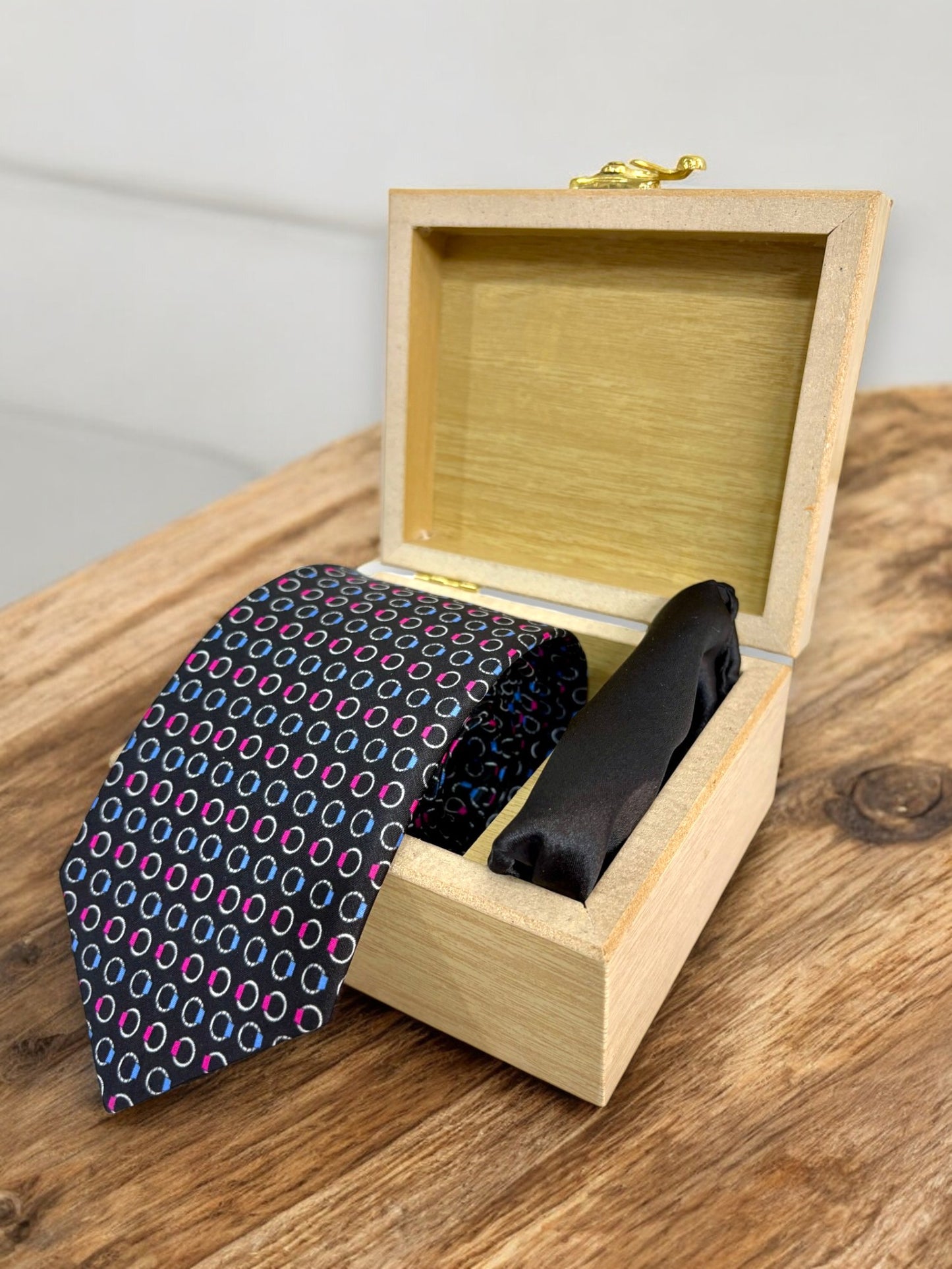 Black Geometric Silk Necktie & Pocket Square Gift Set